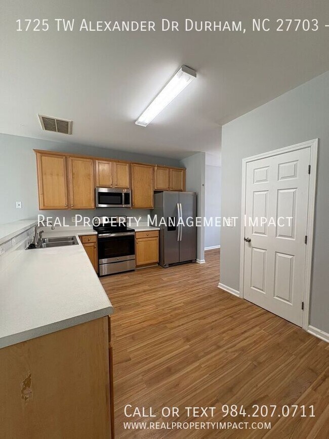 Building Photo - 1725 TW Alexander Dr