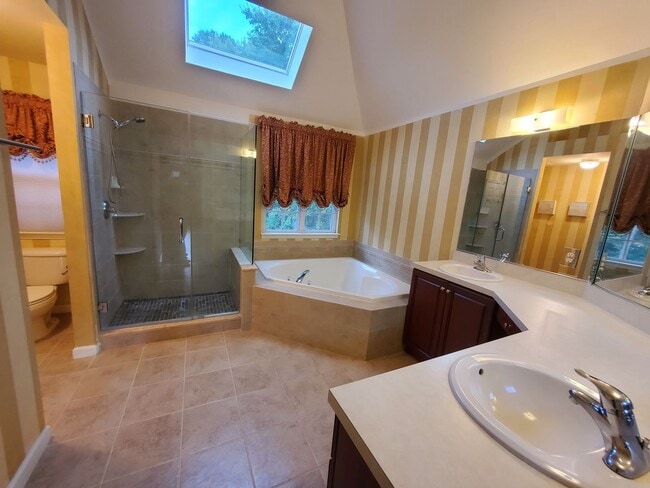 Building Photo - Beautiful, large home with finished baseme...