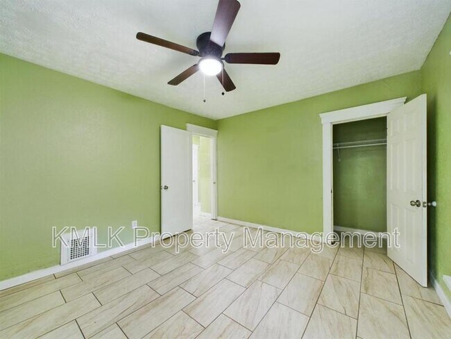 Building Photo - 187 W Long St