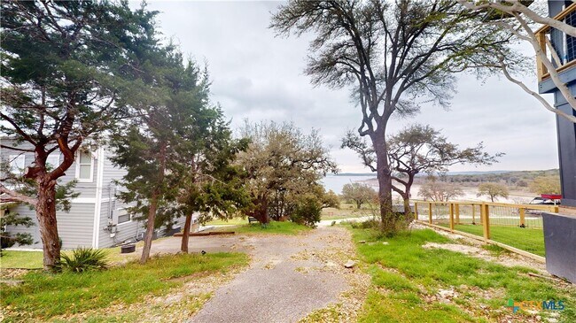Building Photo - 1021 Hillcrest Forest