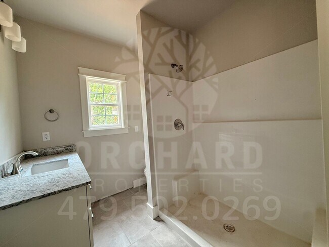 Building Photo - Bella Vista Single-Family Home- 2 Bed/ 2 Bath- Well-Designed Hazelwood Plan