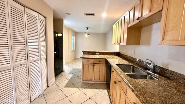 Building Photo - 3 br, 2.5 bath House - 12574 Westhampton C...