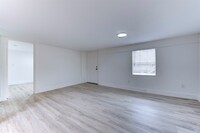 Building Photo - 17 Norwood St