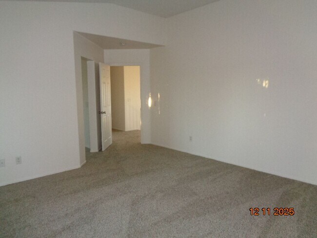 Building Photo - Beautiful 2 Story West Lancaster Home Built in 2003 with 2843 sq. ft.