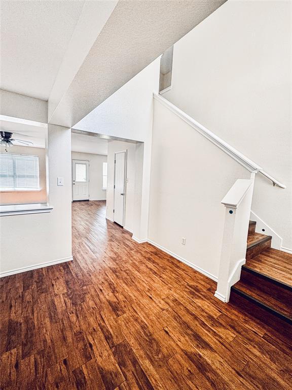 Building Photo - 303 Wegstrom St