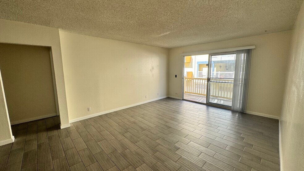 Living Room - 1707 Pacific Coast Hwy