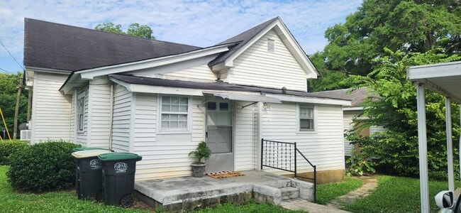 Building Photo - 2 Bedrooms, 1 Bathroom -  Single Family Home in North Rome! **Move-In Special**
