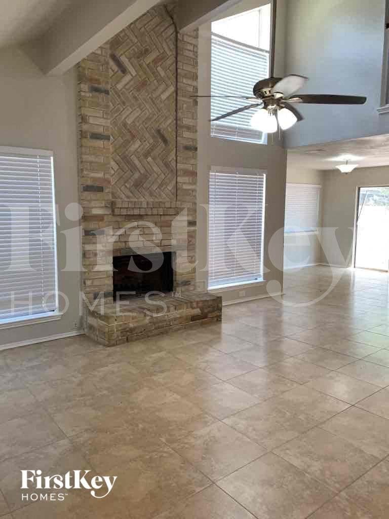 Building Photo - 2322 Piddler Dr