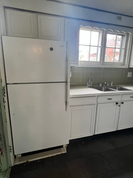 Building Photo - 806 N 3rd St