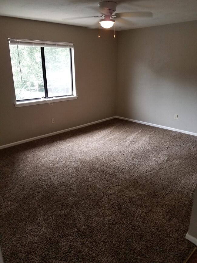 Building Photo - Willow Bend Way