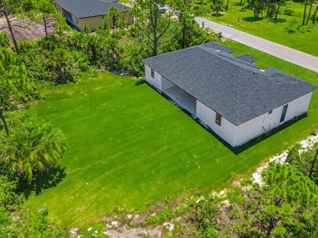 Building Photo - 15245 Brainbridge Cir