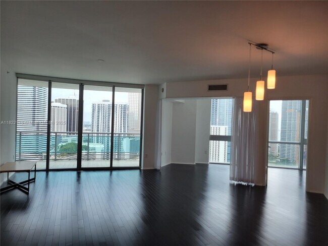 Primary Photo - 350 S Miami Ave