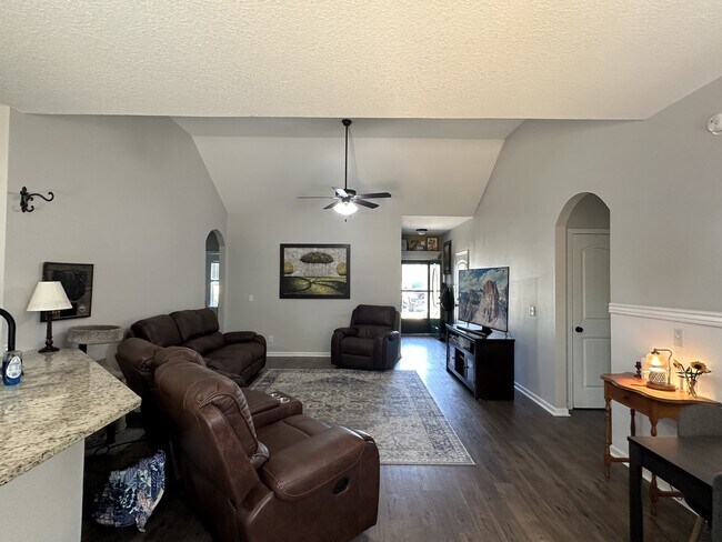 Building Photo - 27 Dove Run Dr