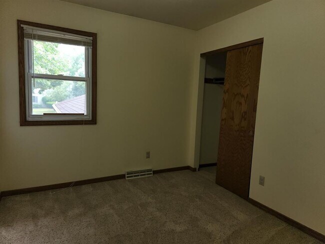 Building Photo - 4 La Crescenta Cir