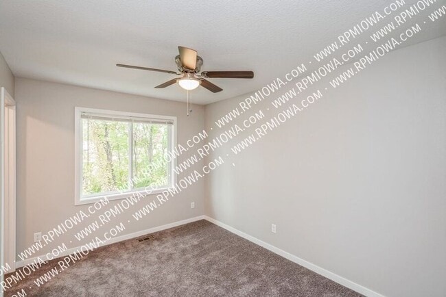 Building Photo - 260 Amberwood Dr