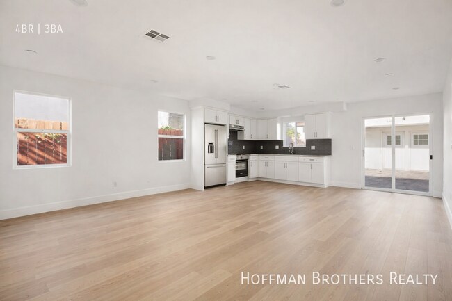 Building Photo - 647 W 97th St