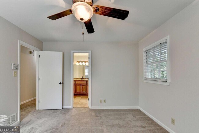 Building Photo - 478 Dorsey Cir SW