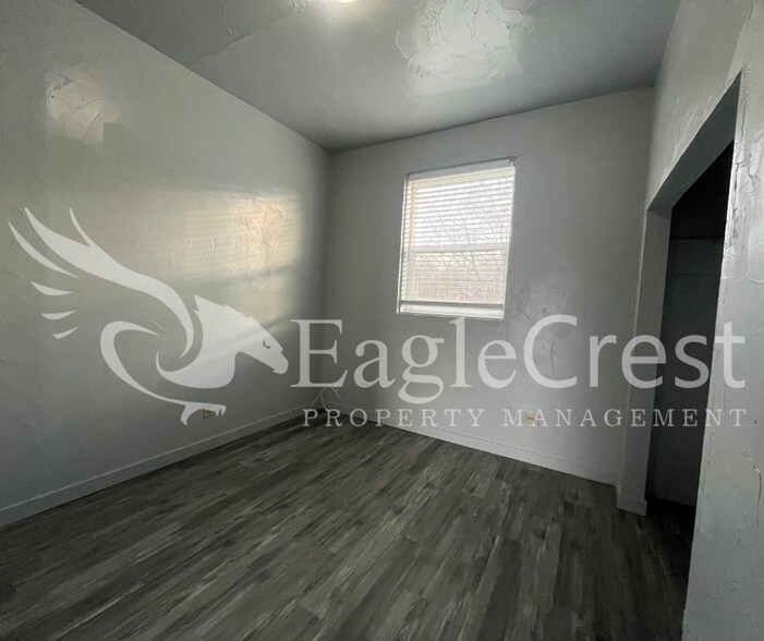 Building Photo - SKYWAY