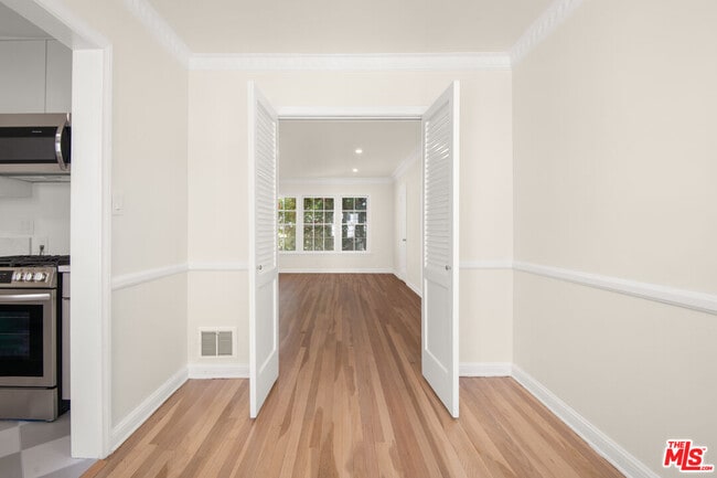 Building Photo - 405 Shirley Pl