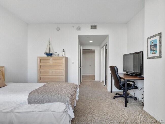 Building Photo - 3200 N Ocean Blvd