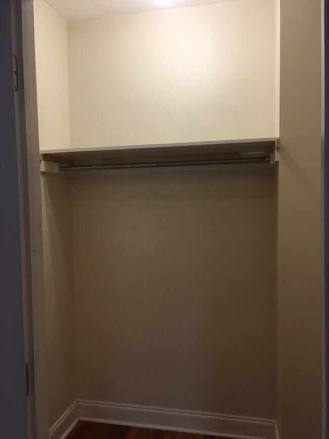 Building Photo - 17 Felix St