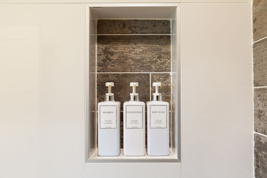 Building Photo - 65 W Dravus St