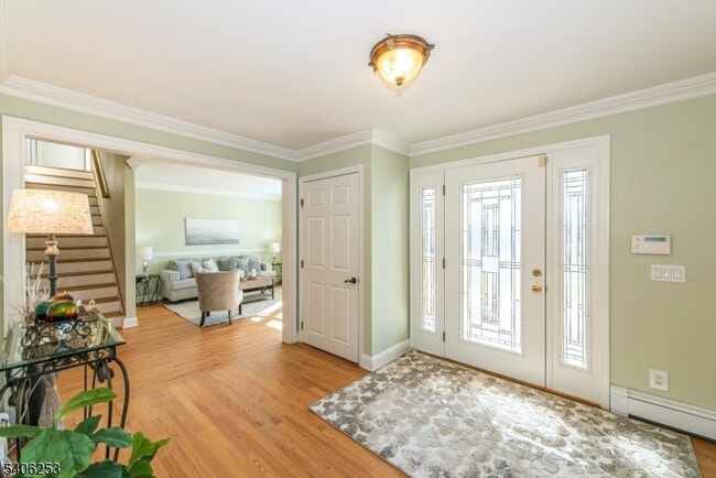 Building Photo - 414 Mineral Springs Dr