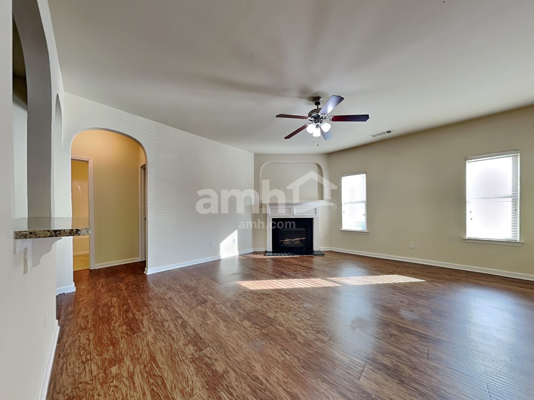 Building Photo - 1470 Rose Terrace Cir