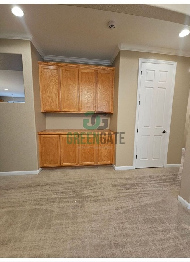 Building Photo - Spacious 4 Bedroom 3 Bath in Patterson! AV...