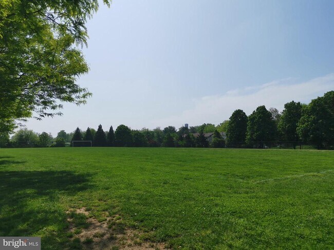 Building Photo - 18715 Sparkling Water Dr