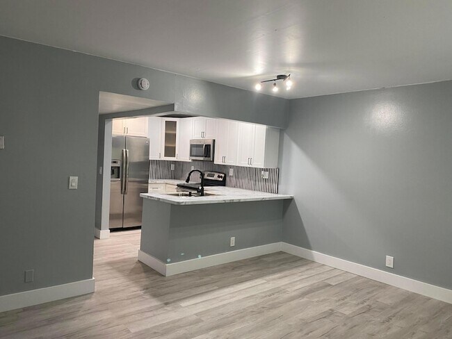 Building Photo - 207 NW 32nd Ct