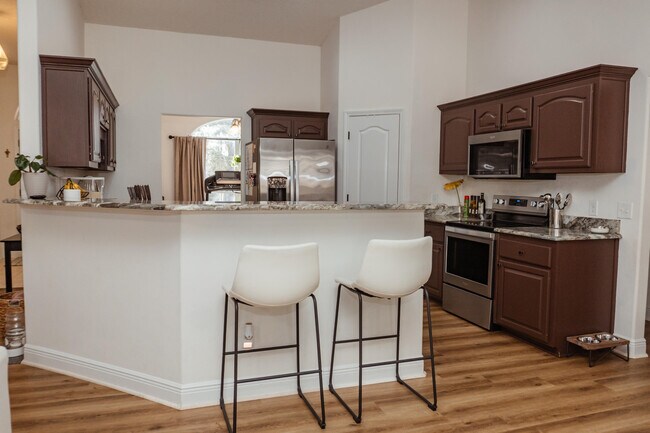 Building Photo - 641 Territory Ln