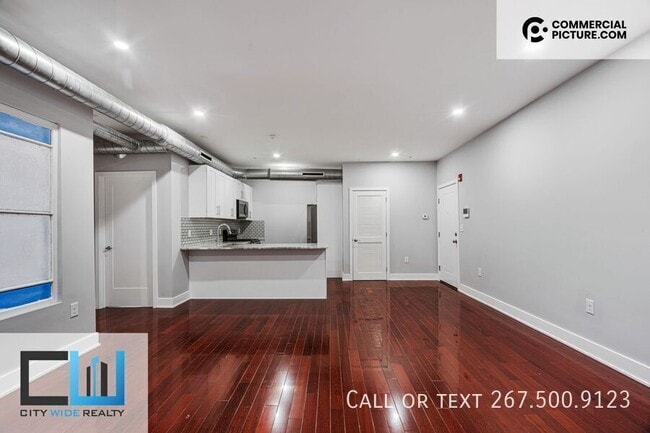 Building Photo - 929 Marlborough St