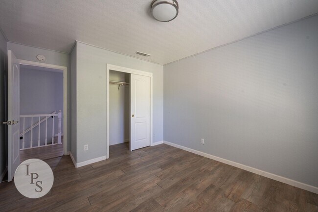 Building Photo - Northwest Fresno Home, CUSD - 4BR/2.5BA, Gated Community - Lots of Amenities