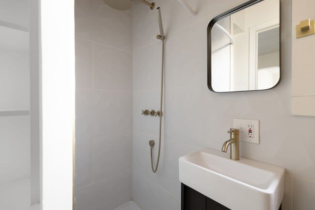 Building Photo - Pendleton Heights 4BR—Updated Historic Cha...