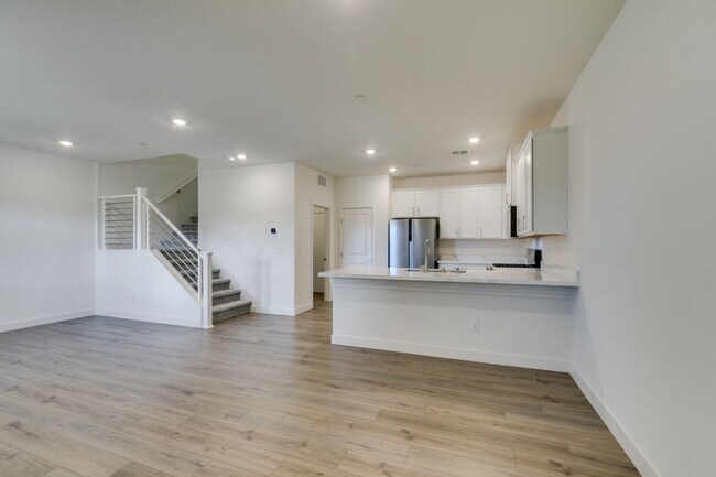 Building Photo - 160 Silver Run Ln