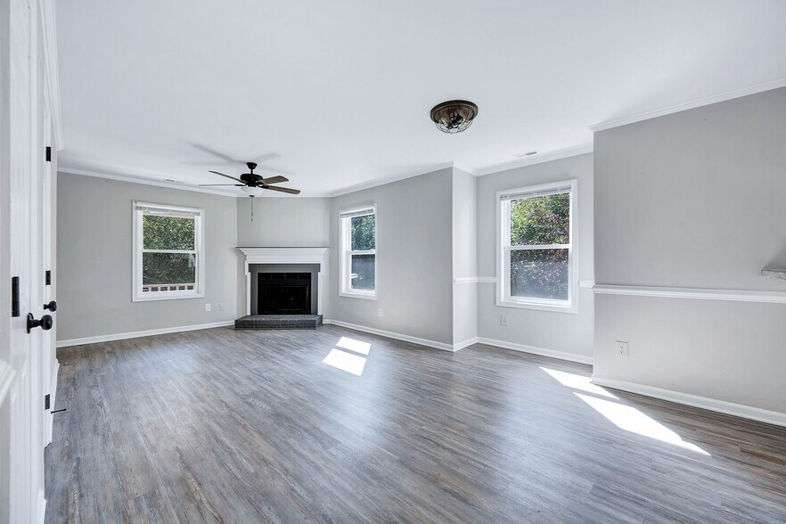 Building Photo - 4304 Presley Ct