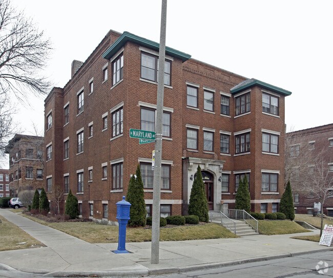Building Photo - 2544 N Maryland Ave