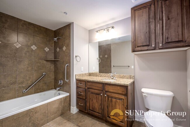 Building Photo - Freshly Updated Luxury Condo In Desirable Millcreek Terrace Community