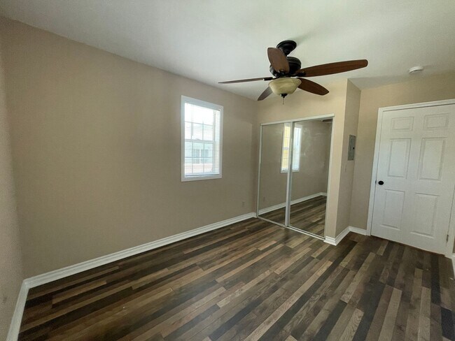 Building Photo - APT 190 CRAIG