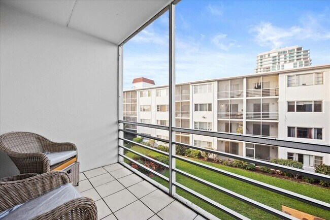 Building Photo - 4500 N Flagler Dr
