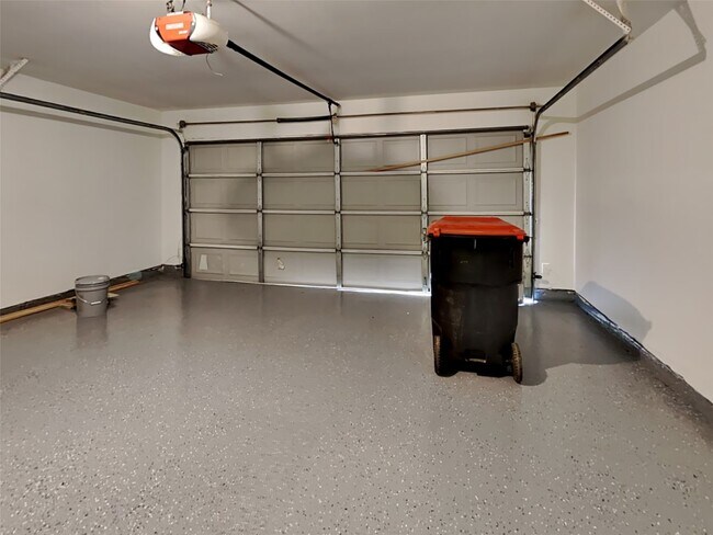 Building Photo - 19215 Mustang Pointe Ln