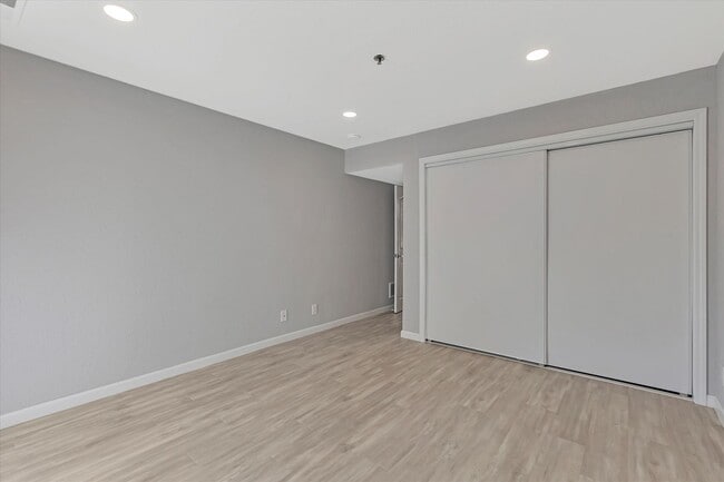 Building Photo - 181 Centre St