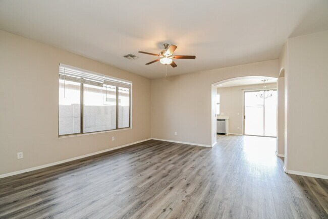 Building Photo - 831 S Nielson Ct