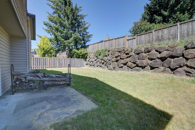 Building Photo - 3Bd/2.5Ba Kent House