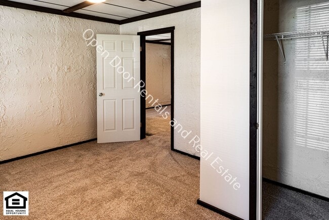 Building Photo - 460 S Elm St