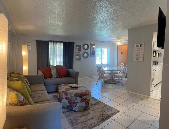 Building Photo - 4215 E Bay Dr
