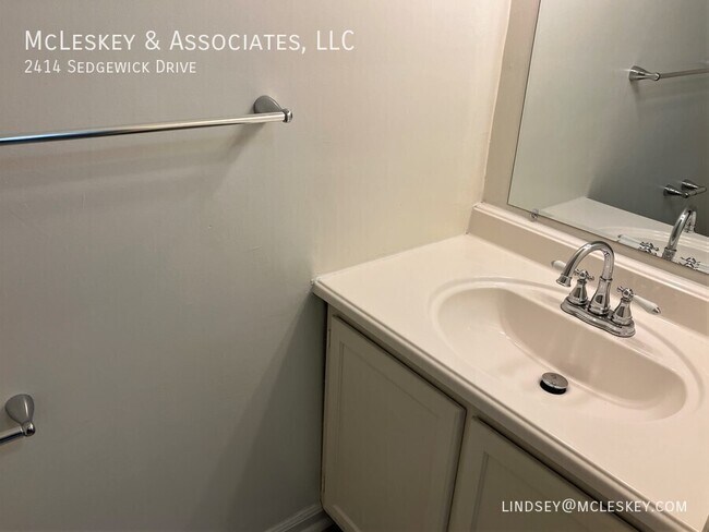 Building Photo - 2414 Sedgewick Dr