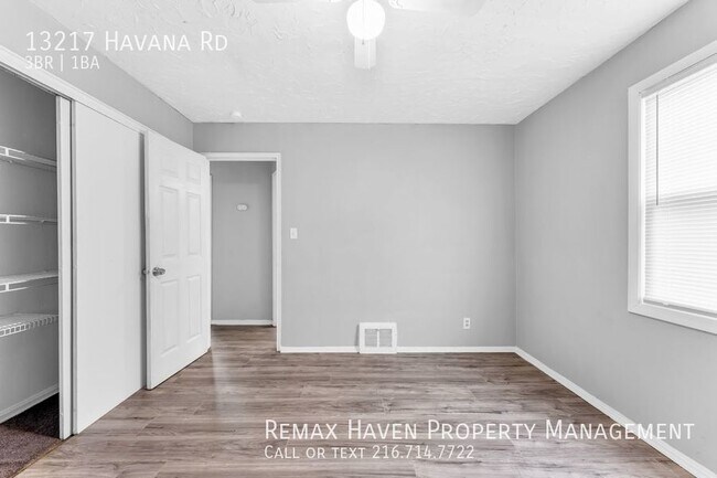 Building Photo - 13217 Havana Rd, Garfield Hts - Spacious 3...
