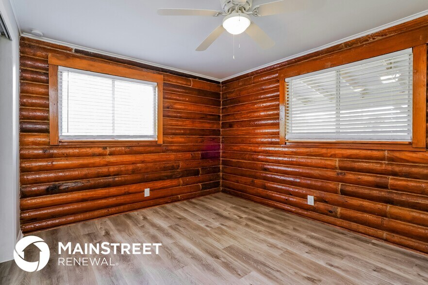 Building Photo - 1219 Thompson Ave